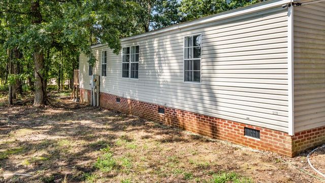 156 White Poplar Street, Ramseur, NC 27316