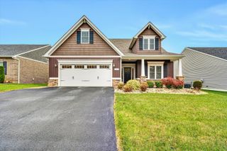 2417 Foxfield CT, Salem, VA 24153
