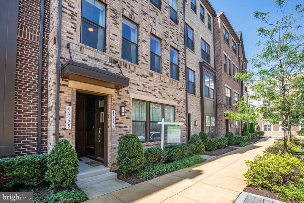 45127 KINCORA DR, Sterling, VA 20166