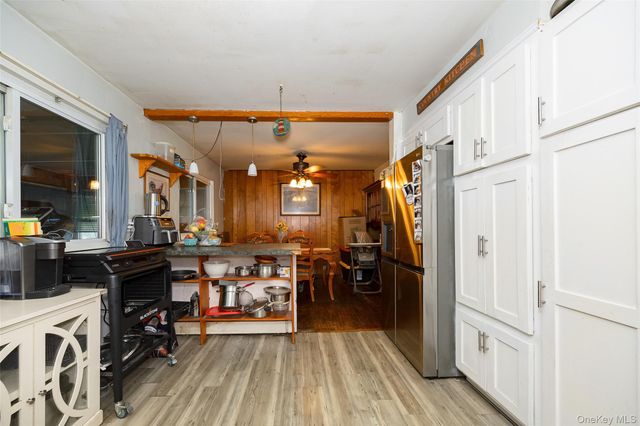 17 Ricky Lane, Poughkeepsie, NY 12601