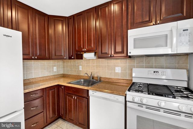 2225 ELLEN AVE, Parkville, MD 21234