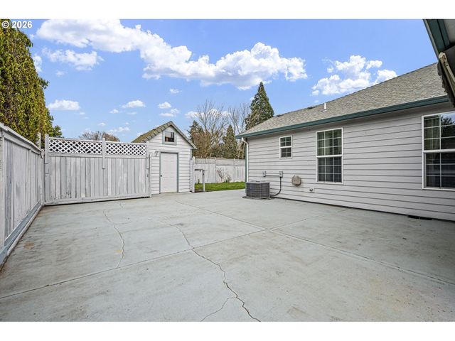 805 IMPALA Ave, Eugene, OR 97404