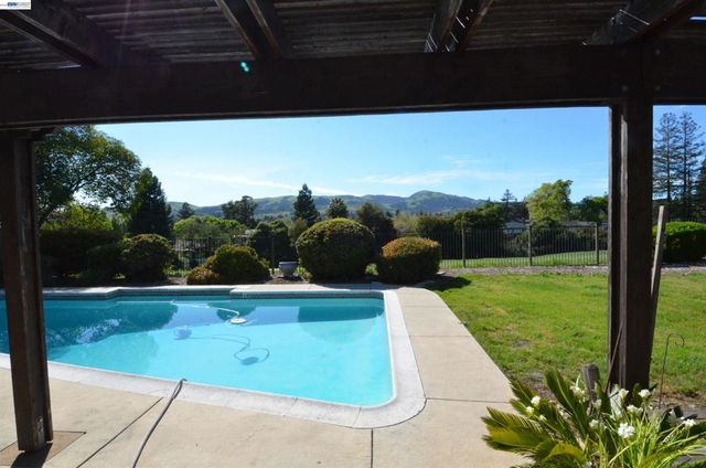 9415 Alcosta Blvd, San Ramon, CA 94583