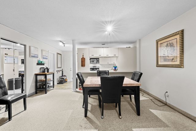 96 Old Colony Ave 112, Taunton, MA 02771