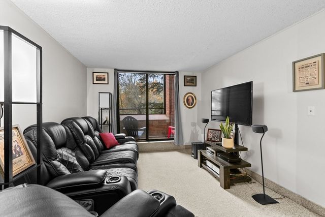 96 Old Colony Ave 112, Taunton, MA 02771