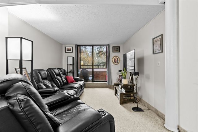 96 Old Colony Ave 112, Taunton, MA 02771