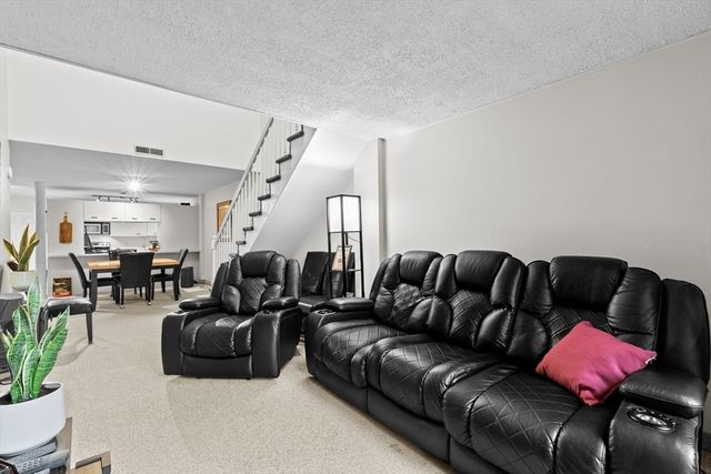 96 Old Colony Ave 112, Taunton, MA 02771