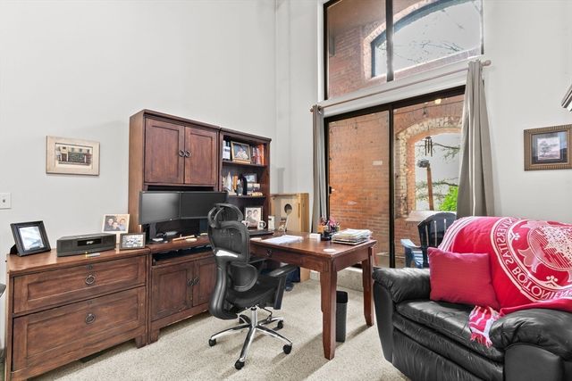 96 Old Colony Ave 112, Taunton, MA 02771