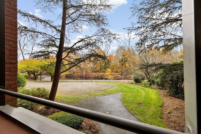 96 Old Colony Ave 112, Taunton, MA 02771