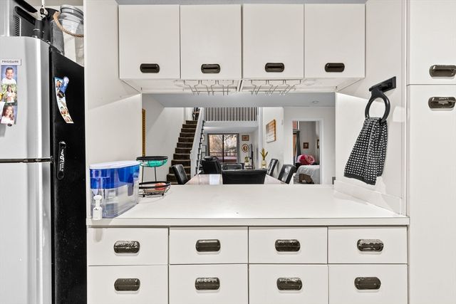 96 Old Colony Ave 112, Taunton, MA 02771