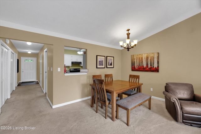 8802 Doe Run Ct, Louisville, KY 40242