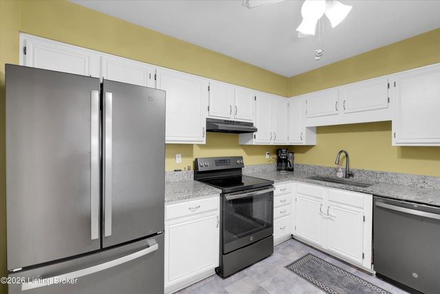 8802 Doe Run Ct, Louisville, KY 40242