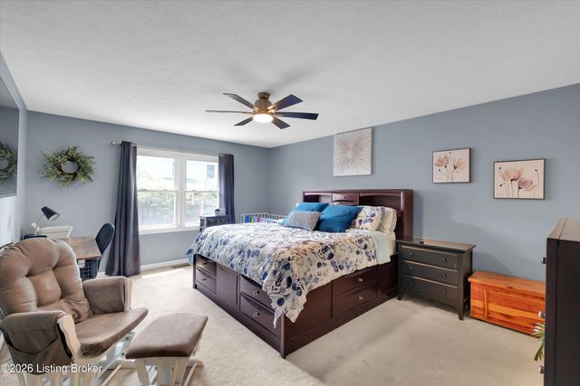 8802 Doe Run Ct, Louisville, KY 40242