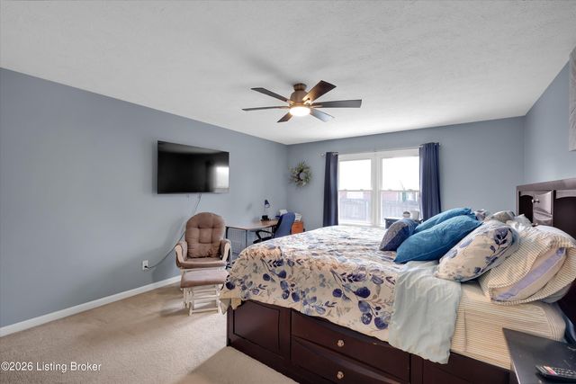 8802 Doe Run Ct, Louisville, KY 40242