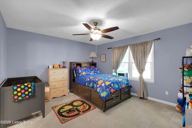 8802 Doe Run Ct, Louisville, KY 40242