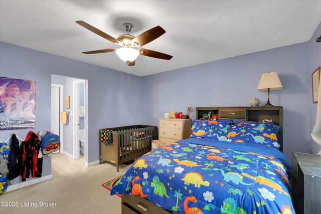 8802 Doe Run Ct, Louisville, KY 40242