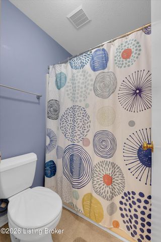 8802 Doe Run Ct, Louisville, KY 40242