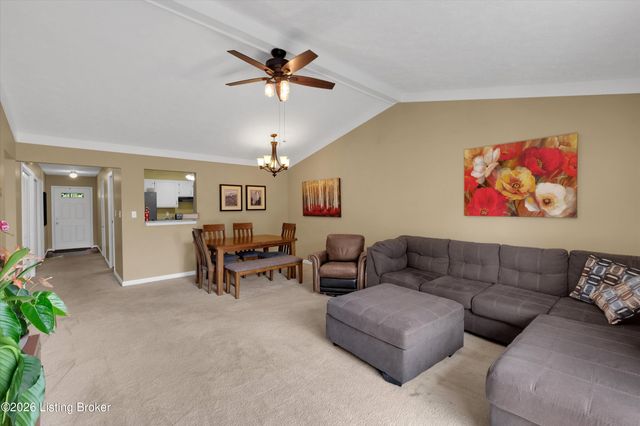 8802 Doe Run Ct, Louisville, KY 40242