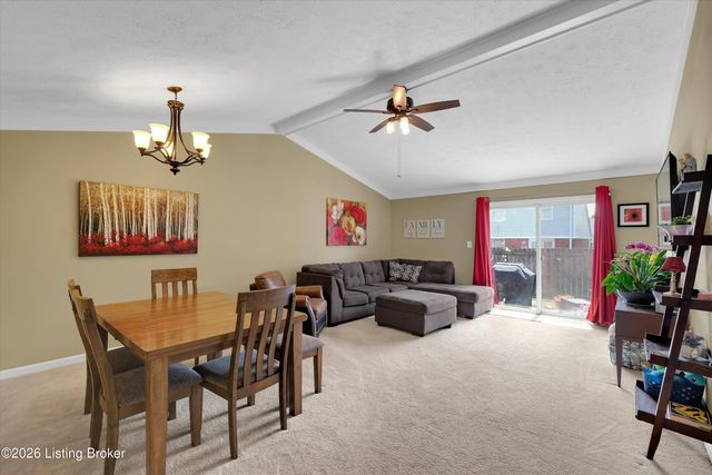 8802 Doe Run Ct, Louisville, KY 40242