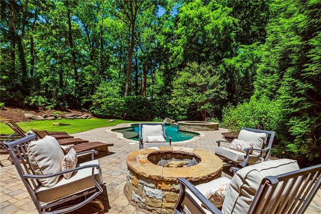 214 Shadowlawn Road SE, Marietta, GA 30067