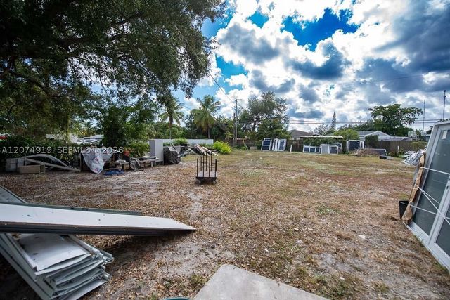 5738 W Hallandale Beach Blvd, West Park, FL 33023
