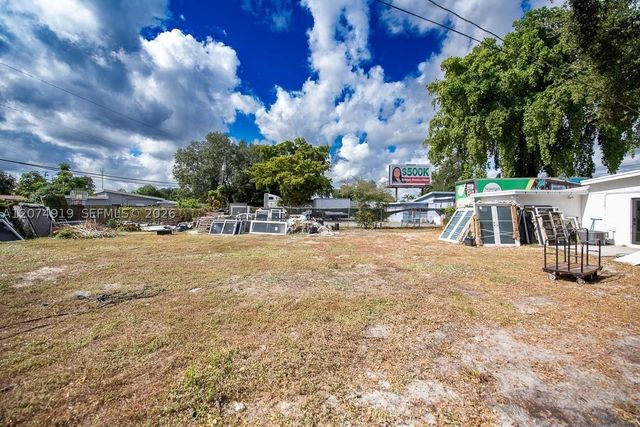 5738 W Hallandale Beach Blvd, West Park, FL 33023