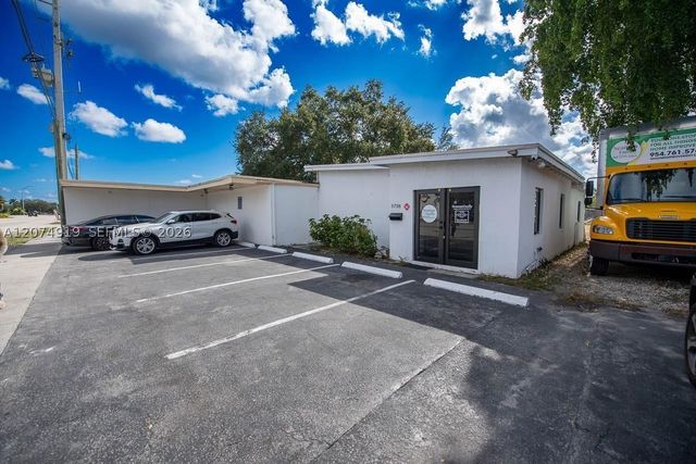 5738 W Hallandale Beach Blvd, West Park, FL 33023