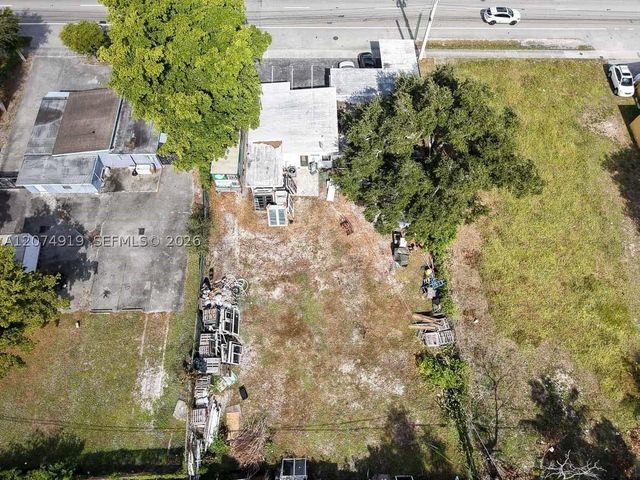5738 W Hallandale Beach Blvd, West Park, FL 33023