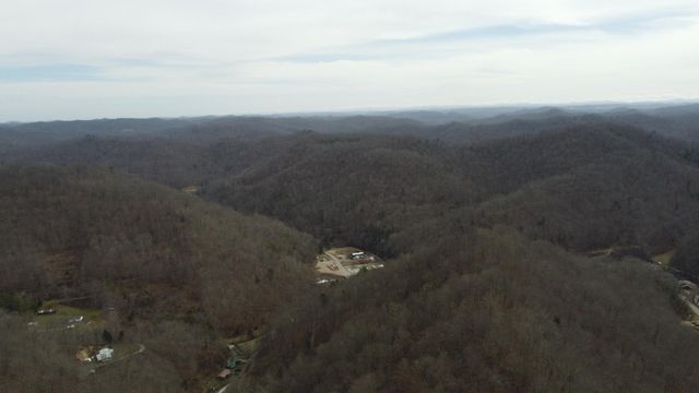 271 Blue Bird Lane, Hyden, KY 41749