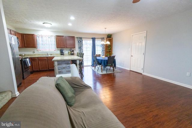 57 KAPALUA CT, Martinsburg, WV 25403