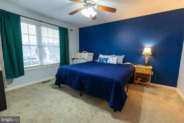 57 KAPALUA CT, Martinsburg, WV 25403