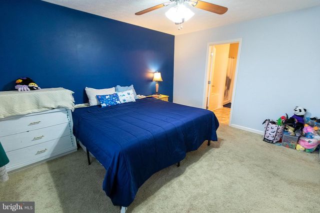 57 KAPALUA CT, Martinsburg, WV 25403