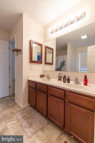 57 KAPALUA CT, Martinsburg, WV 25403