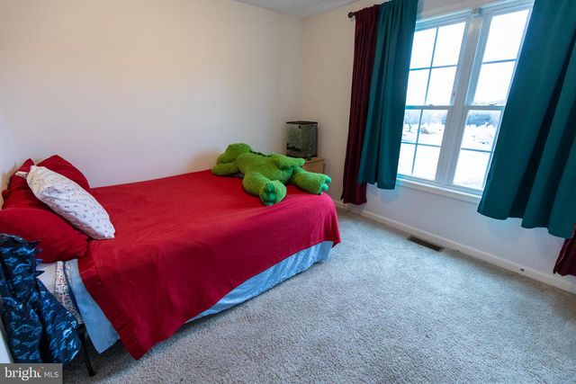 57 KAPALUA CT, Martinsburg, WV 25403