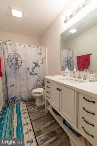 57 KAPALUA CT, Martinsburg, WV 25403