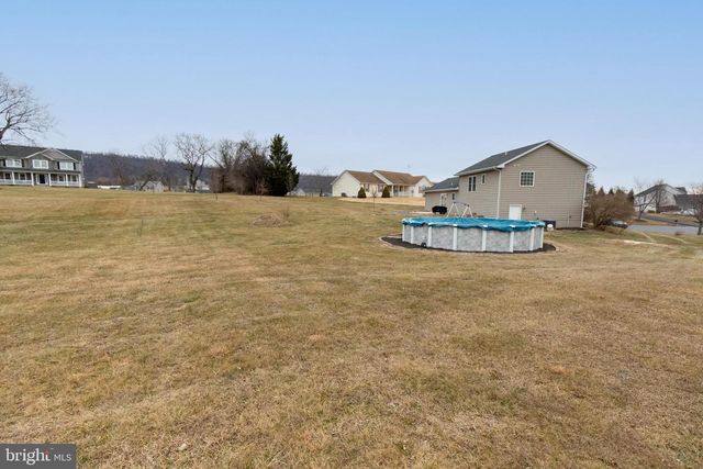 57 KAPALUA CT, Martinsburg, WV 25403