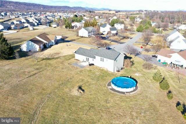 57 KAPALUA CT, Martinsburg, WV 25403