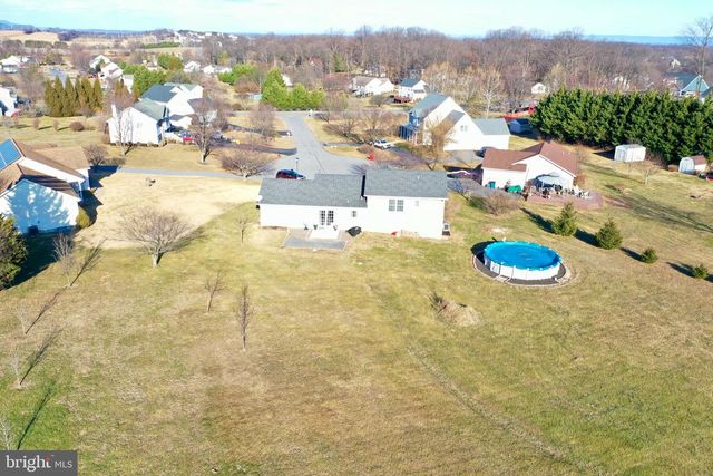 57 KAPALUA CT, Martinsburg, WV 25403