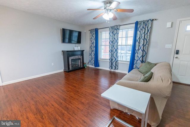 57 KAPALUA CT, Martinsburg, WV 25403