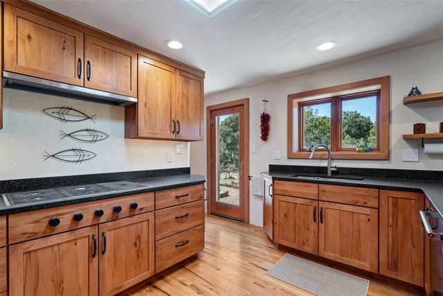4 Camino Cielo Azul, Santa Fe, NM 87508