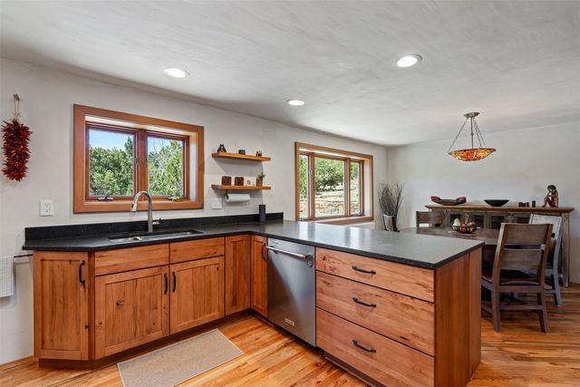 4 Camino Cielo Azul, Santa Fe, NM 87508