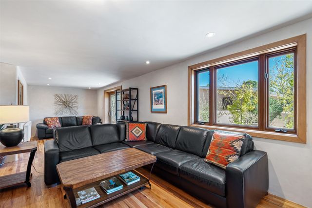 4 Camino Cielo Azul, Santa Fe, NM 87508