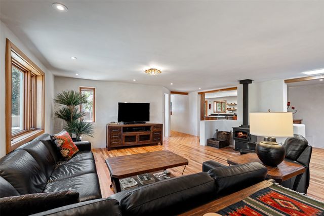 4 Camino Cielo Azul, Santa Fe, NM 87508
