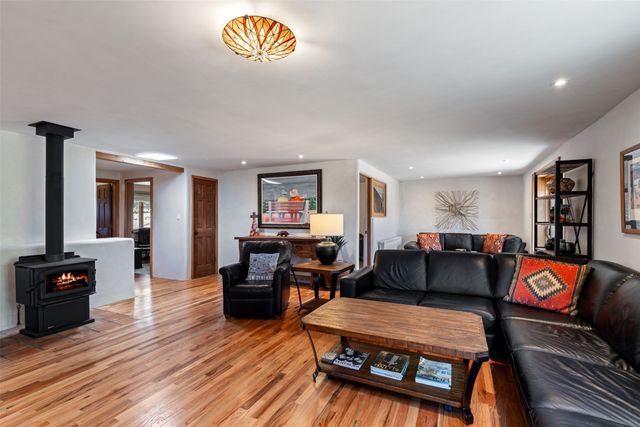 4 Camino Cielo Azul, Santa Fe, NM 87508
