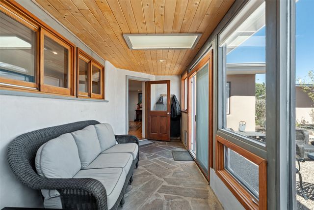 4 Camino Cielo Azul, Santa Fe, NM 87508