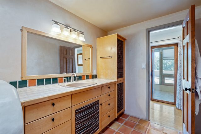 4 Camino Cielo Azul, Santa Fe, NM 87508