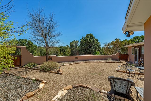 4 Camino Cielo Azul, Santa Fe, NM 87508