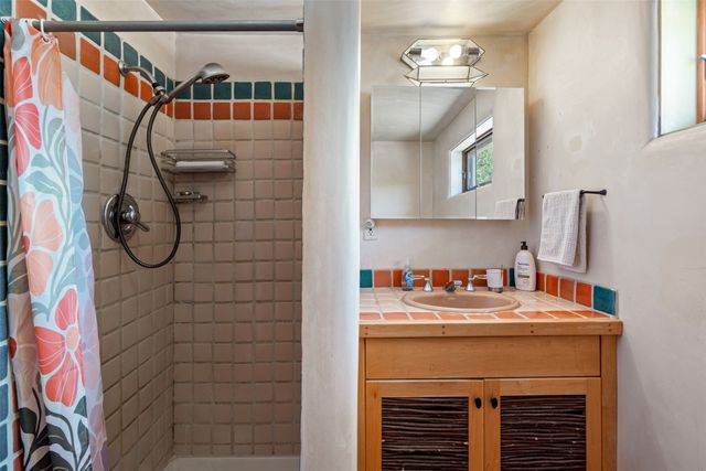 4 Camino Cielo Azul, Santa Fe, NM 87508