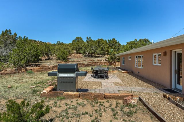 4 Camino Cielo Azul, Santa Fe, NM 87508