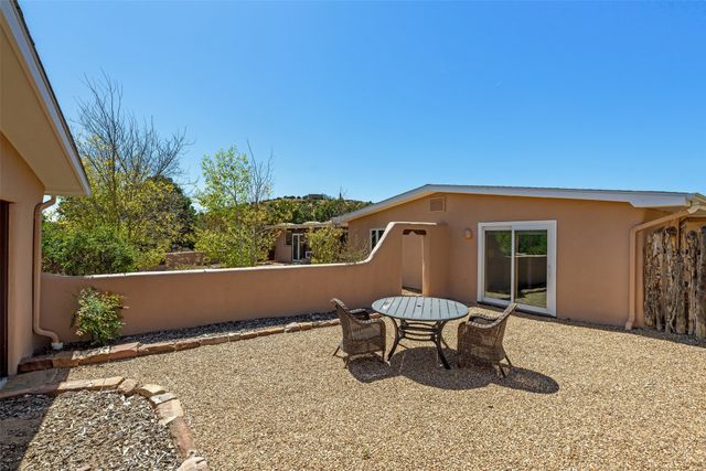 4 Camino Cielo Azul, Santa Fe, NM 87508
